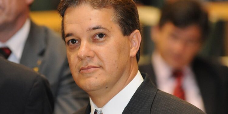 TJSP condena ex-prefeito Carlinhos Almeida, do PT, e outras 14 pessoas no caso ‘bolsa esposa’ em São José